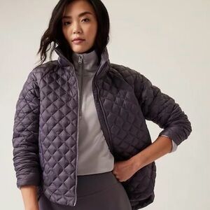 Athleta Women's whisper featherless quilted puffer Jacket - Purple